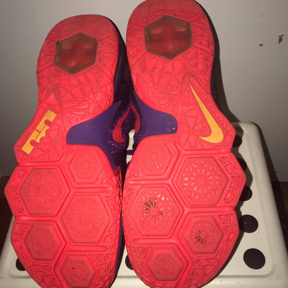Nike Lebron 12 Lows size 10 woman very little ware - Picture 5 of 8